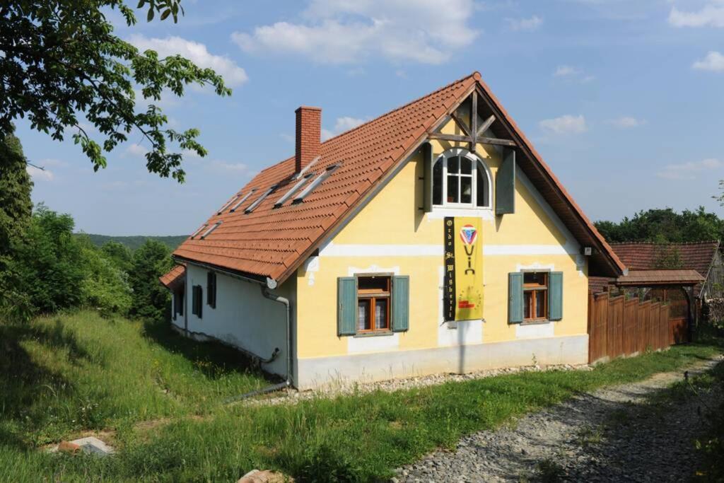 Stilvolles Landhaus Im Dreilaendereck Felsőszölnök Εξωτερικό φωτογραφία